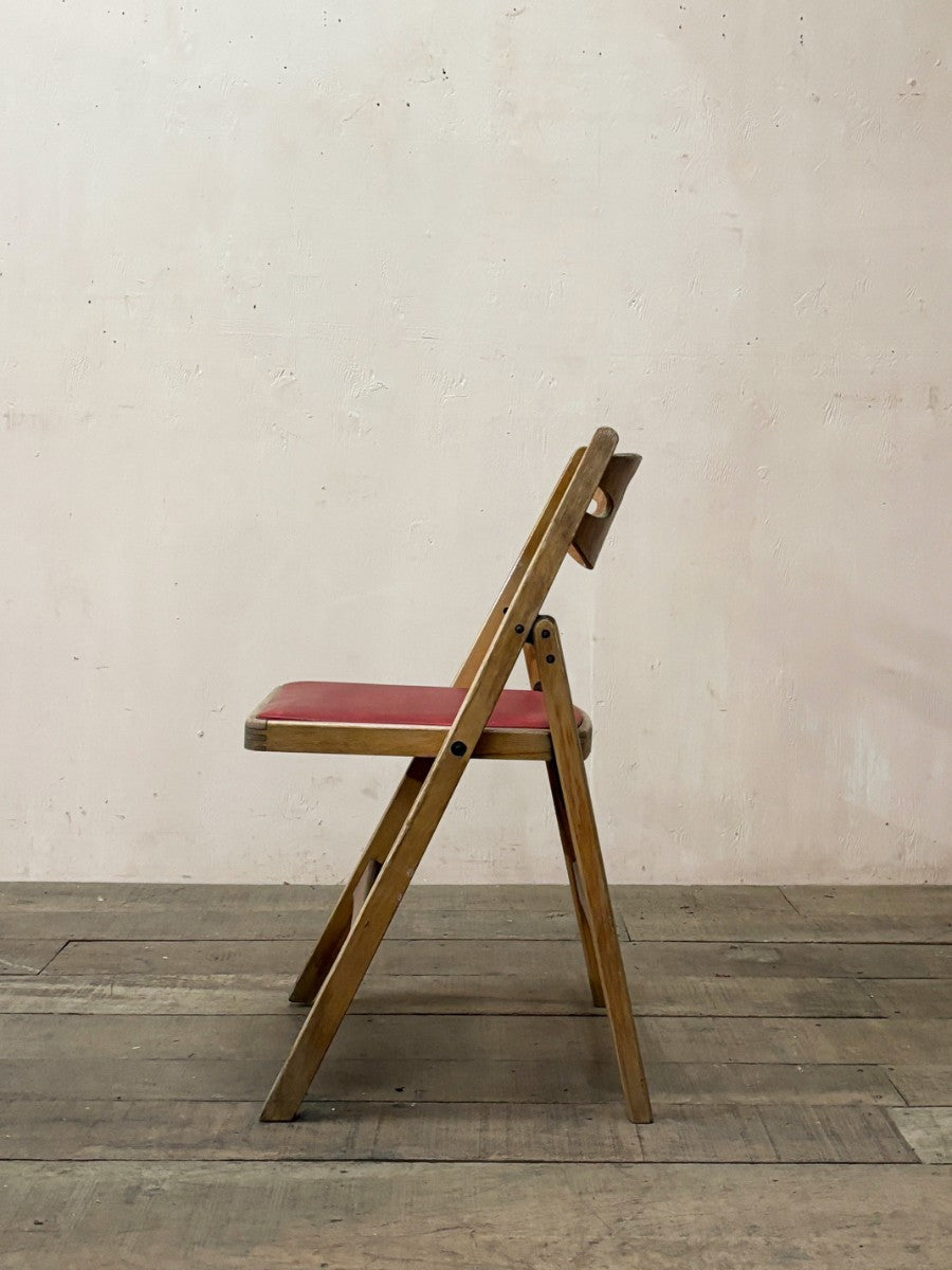 Folding chairs (each)