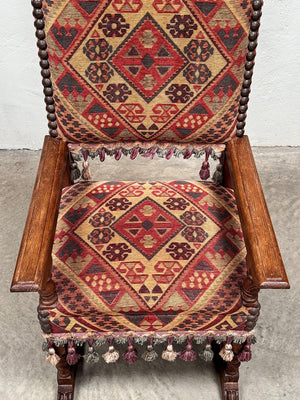 Grand oak chair
