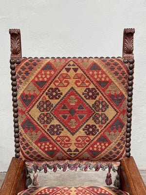 Grand oak chair