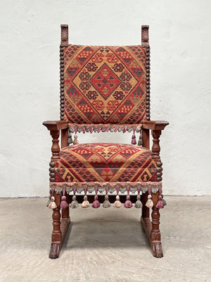 Grand oak chair