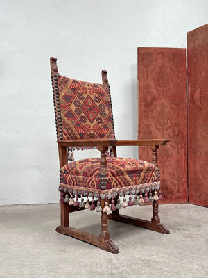 Grand oak chair