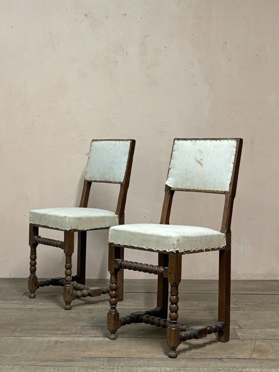 Pair of oak chairs 'as is'