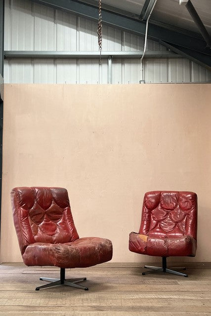 Pair of 1970's swivel chairs 'as is'