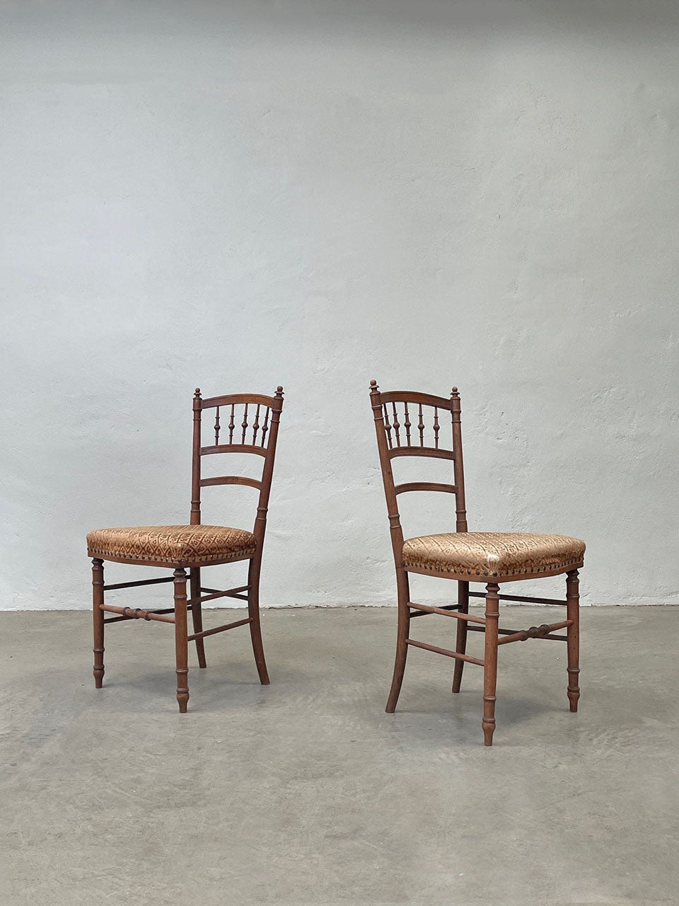 Pair of upholstered chairs (pair, 'as is')