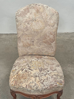 Wide slipper chair