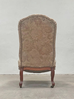 Wide slipper chair