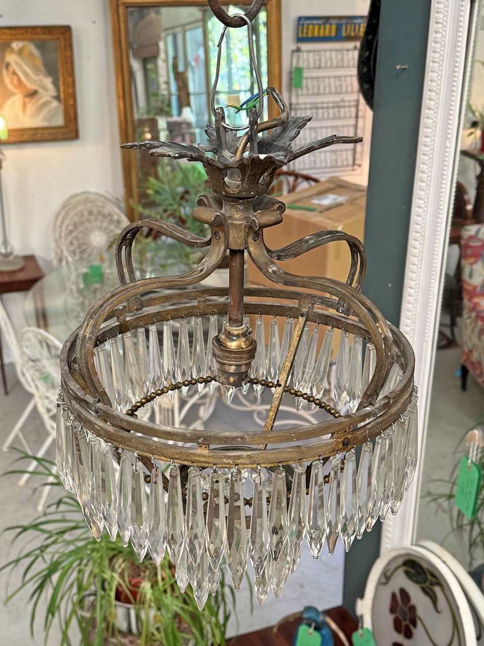Small droplet chandelier