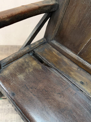 17th century oak bench (Reserved)