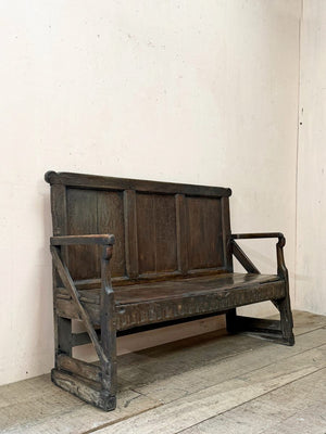 17th century oak bench (Reserved)