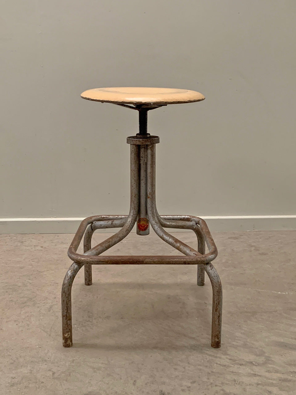 Adjustable height stool