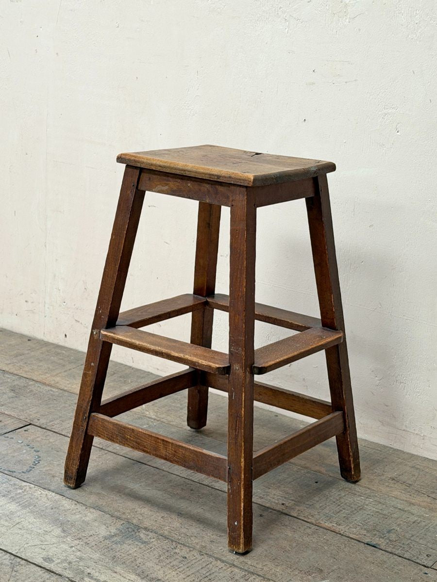 Medium height stool