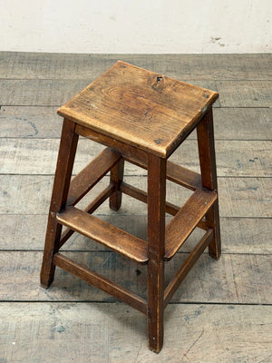 Medium height stool