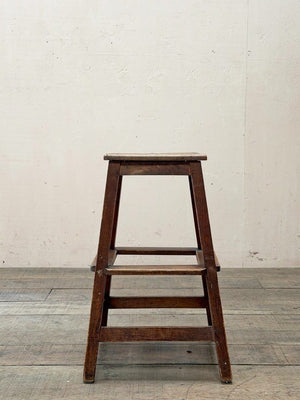 Medium height stool