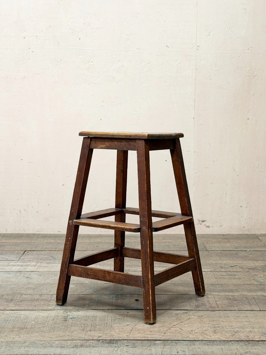 Medium height stool