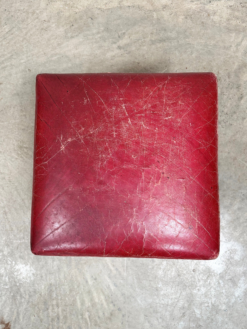 Red leather stool (Reserved)
