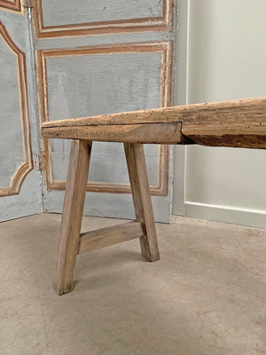 Slender oak bench