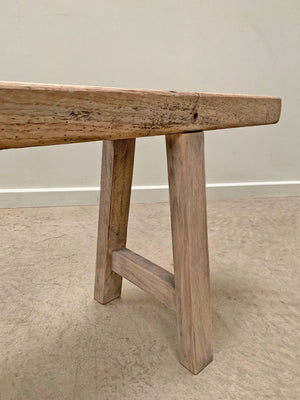 Slender oak bench
