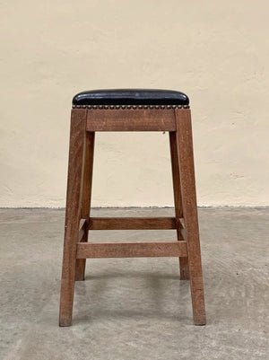Mid height stool