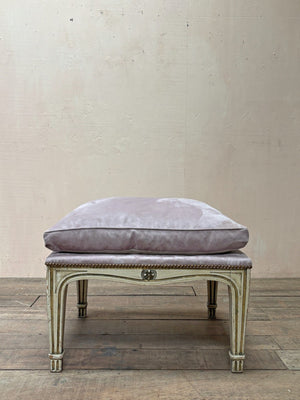Fluted leg footstool