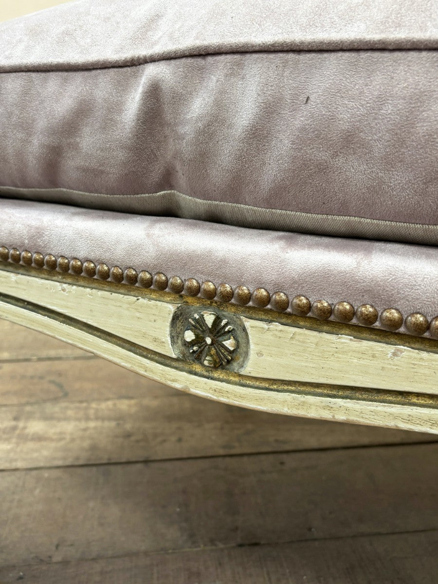 Fluted leg footstool