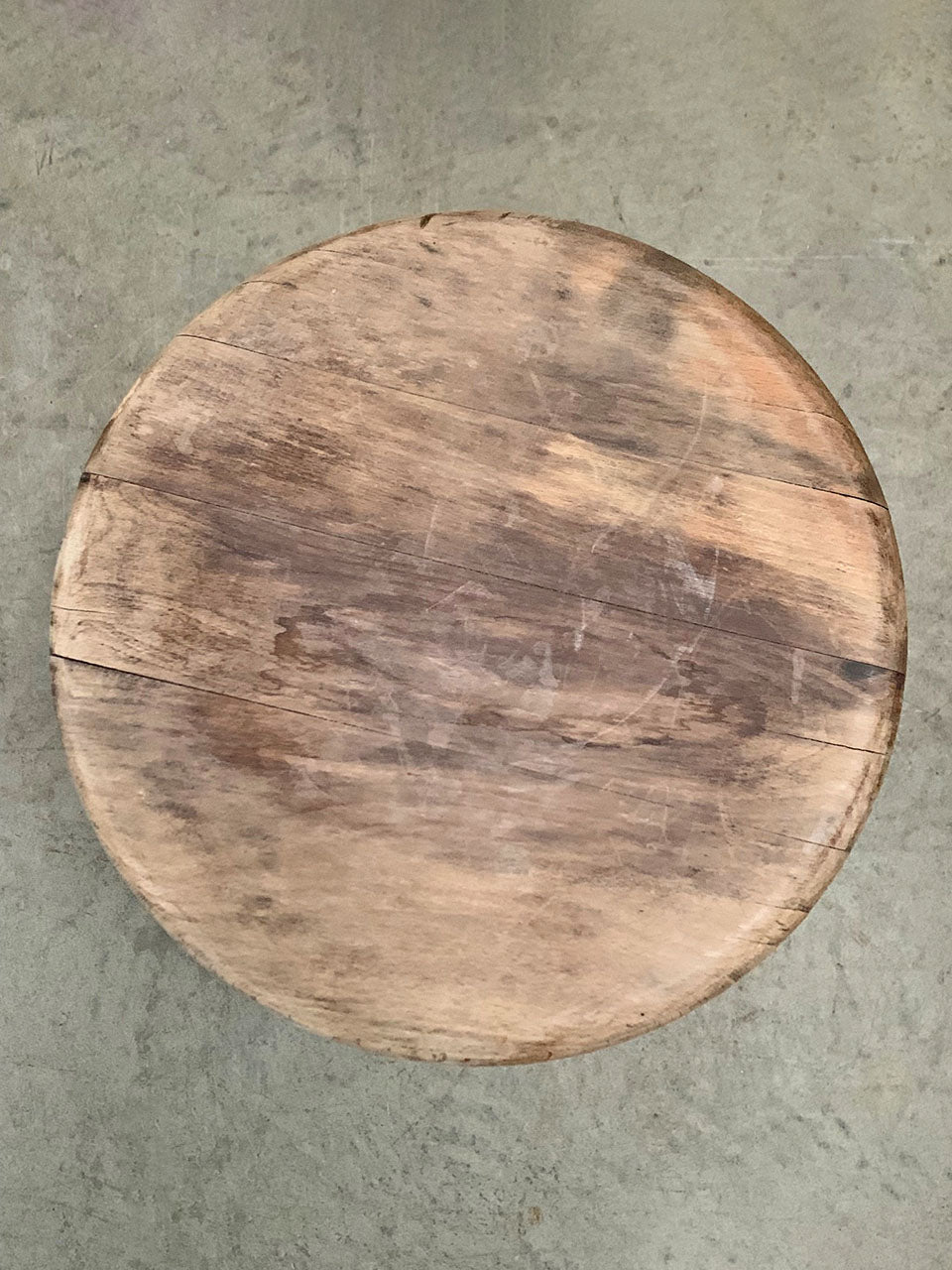 Screw stool (Reserved)