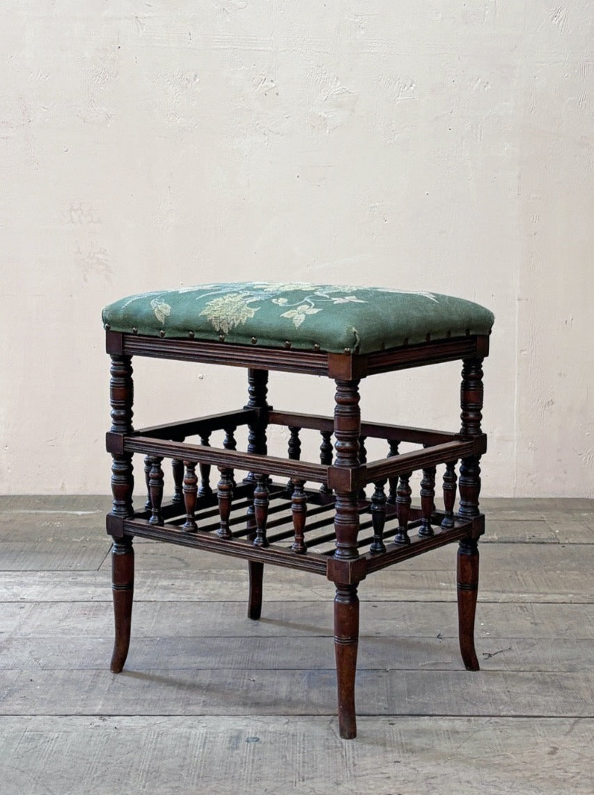 Aesthetic movement stool