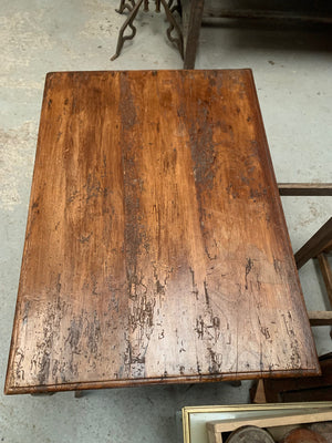 Cabriole leg desk