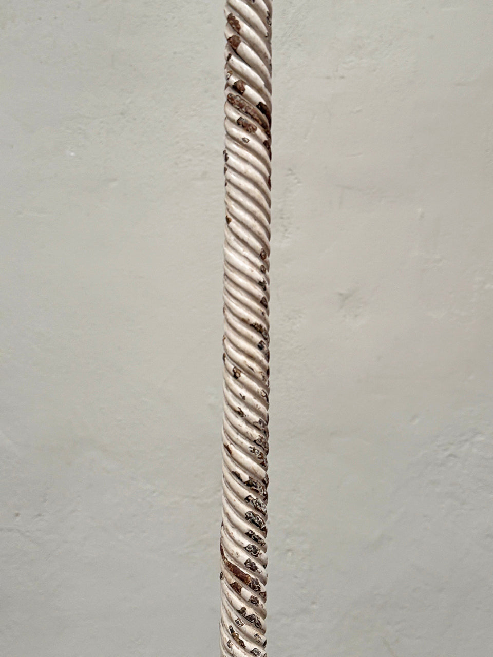 Twisted standard lamp base