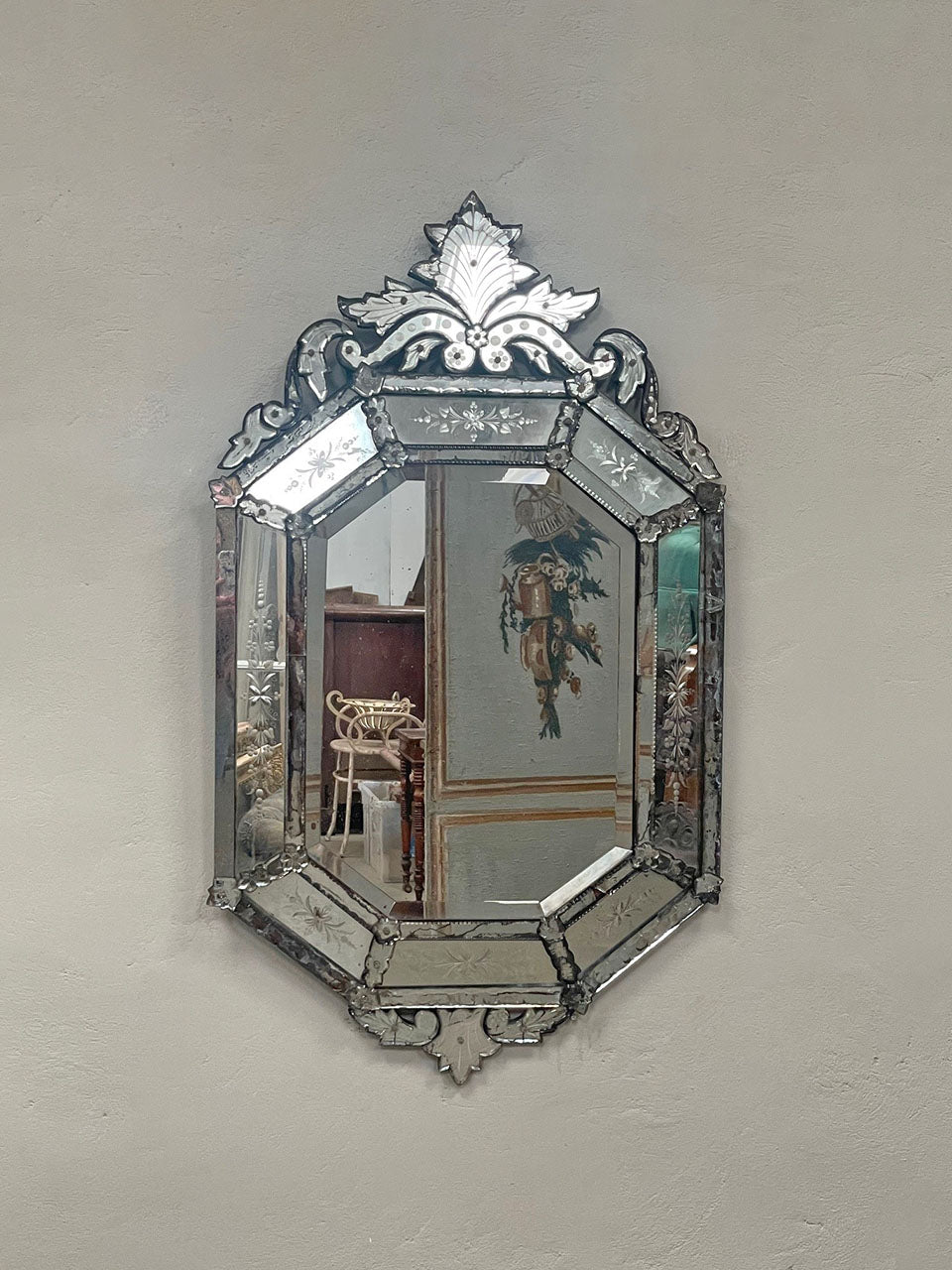 Venetian mirror with foxed plate