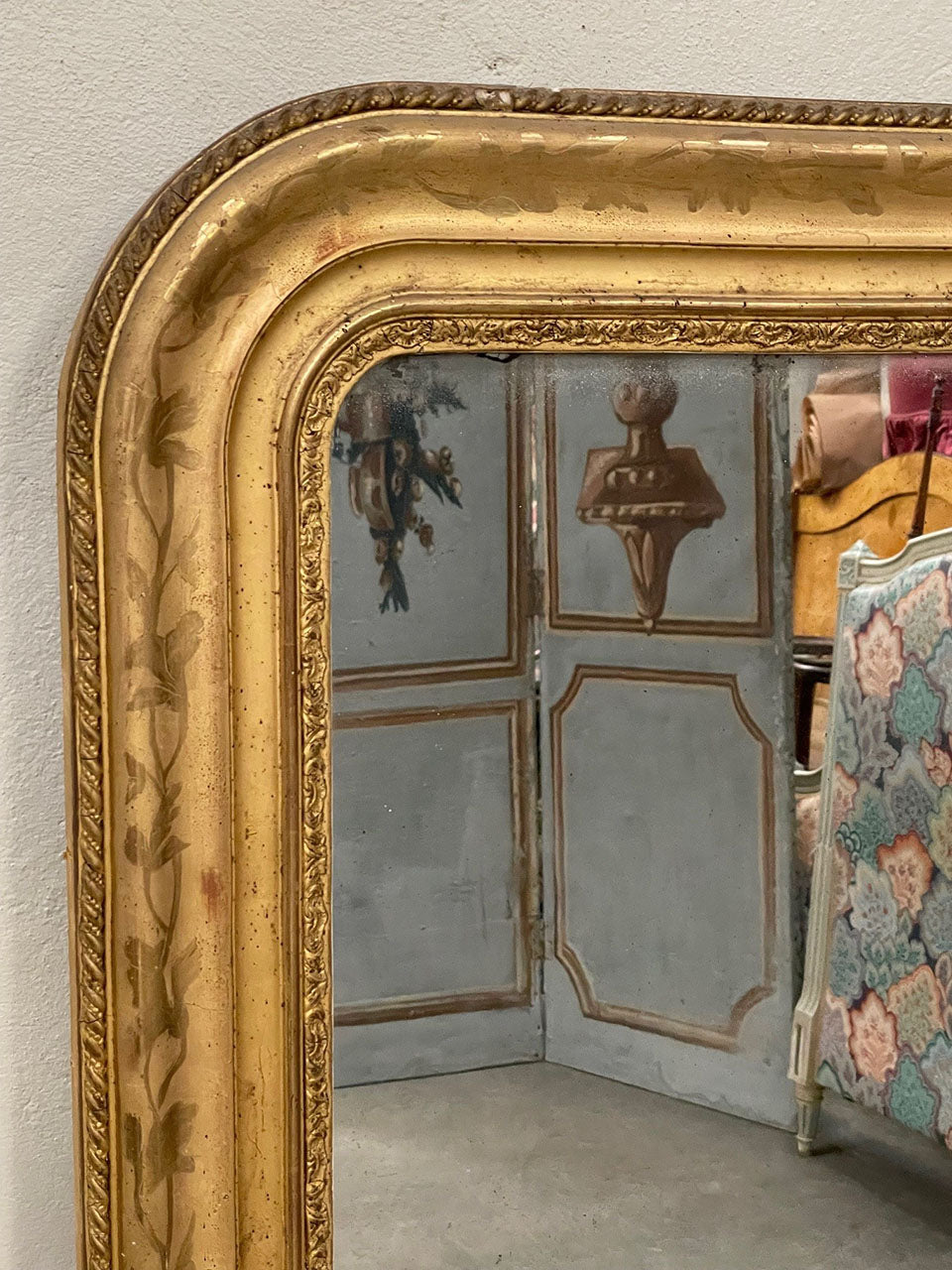 Pretty water gilded mirror