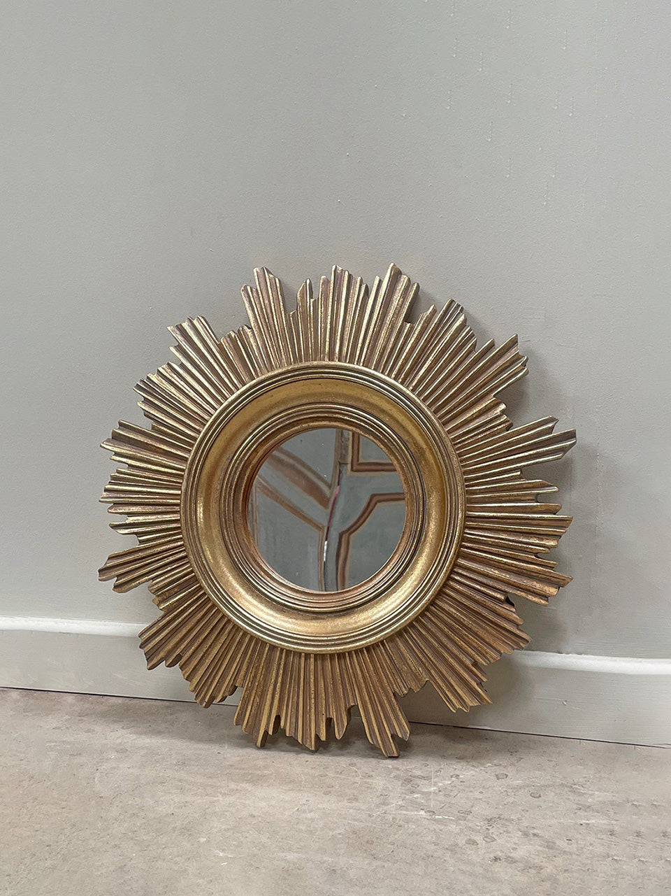 Sorcerer's mirror
