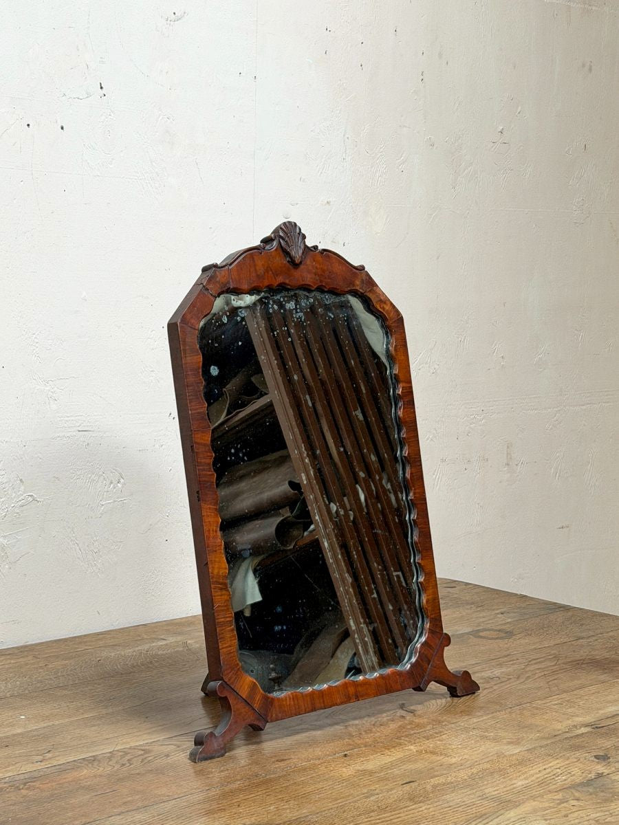Vanity mirror