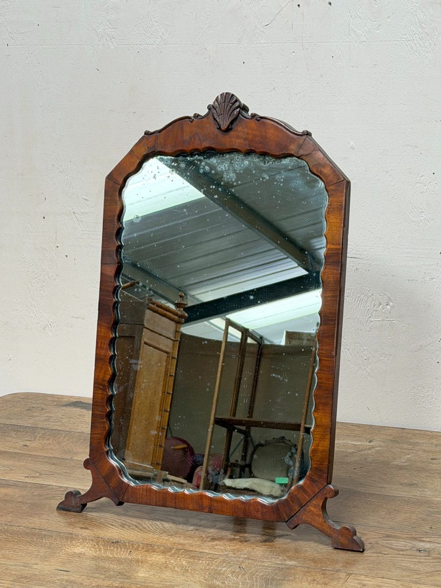 Vanity mirror