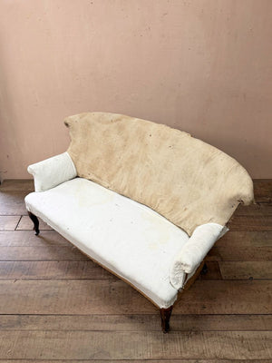 Chapeau de gendarme sofa