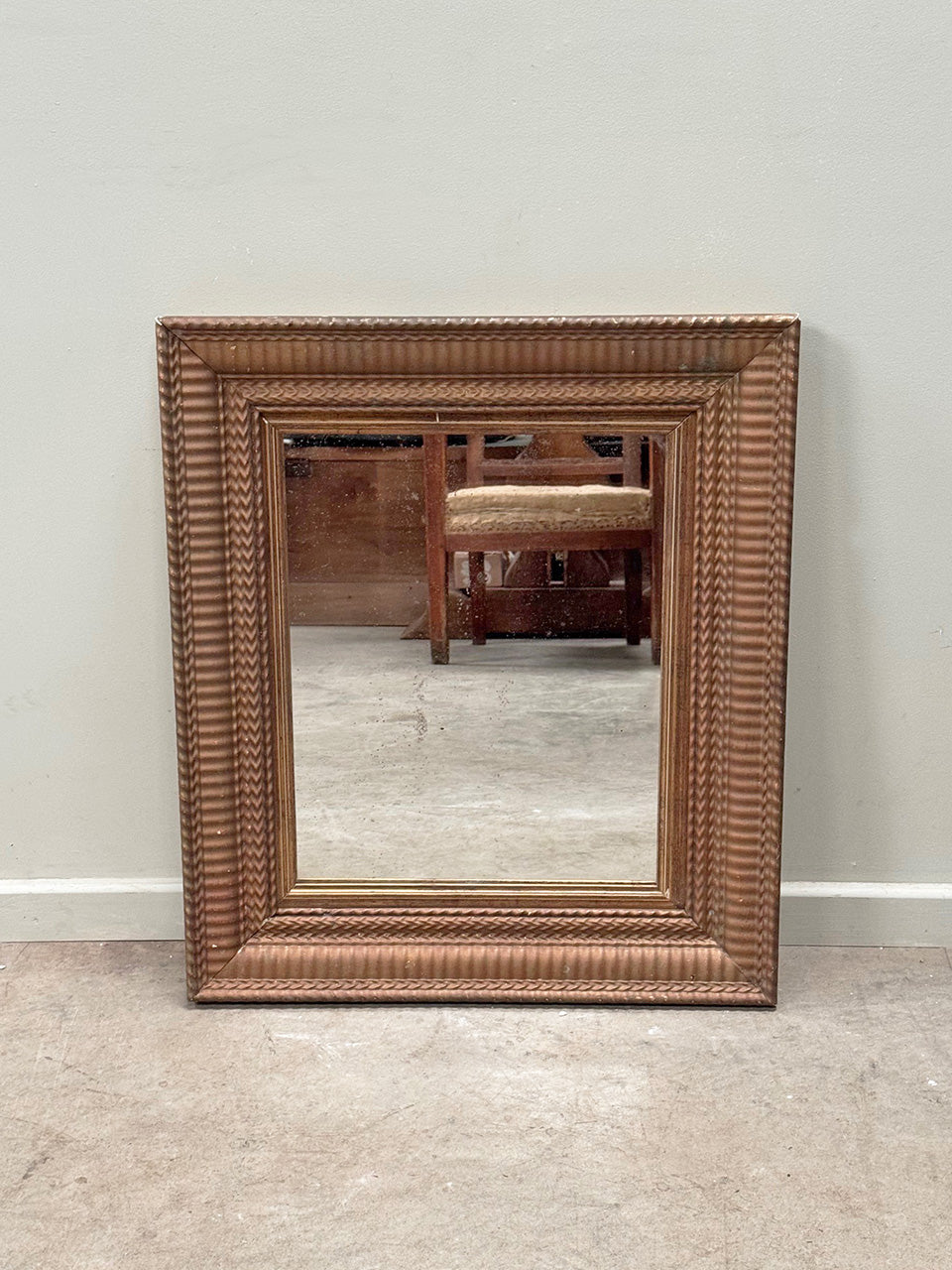 Reeded frame mirror