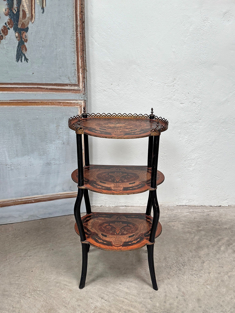 Napoleon III etagere