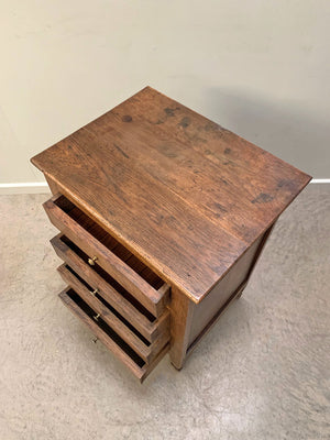 Compact chest of drawers