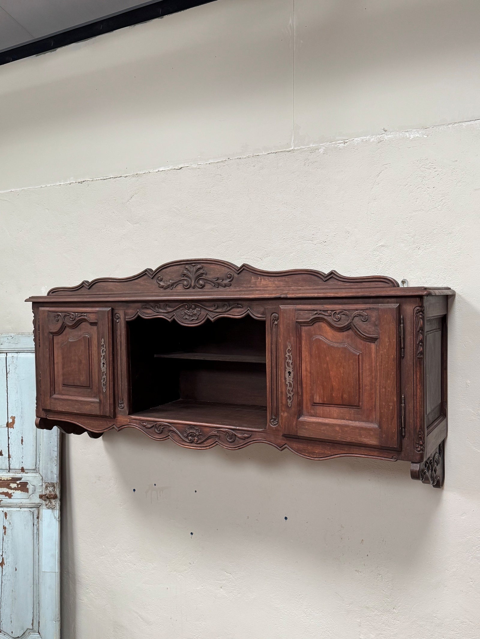 Dresser top