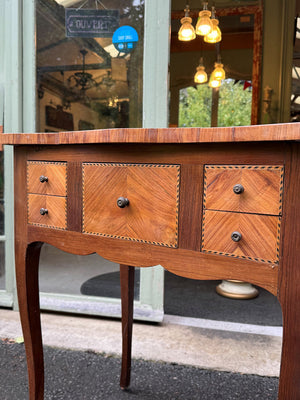 Petite dressing table