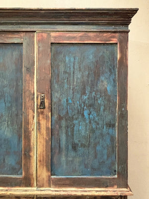 Dry scraped cupboard