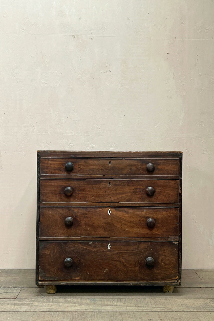 Georgian chest of drawers