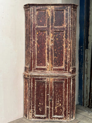 Georgian corner cupboard