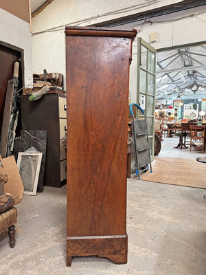 Ladies cabinet