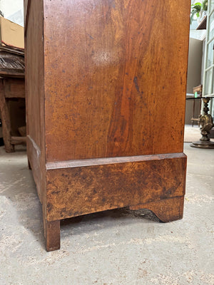 Ladies cabinet