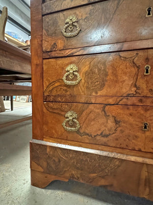 Ladies cabinet