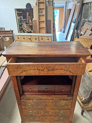 Ladies cabinet