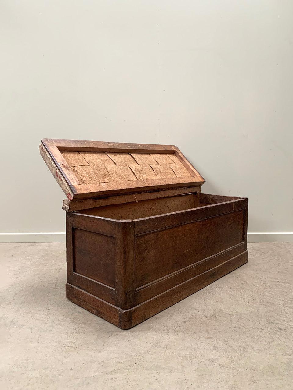 Oak ottoman