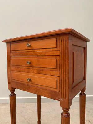 Pair of bedsides with drawers