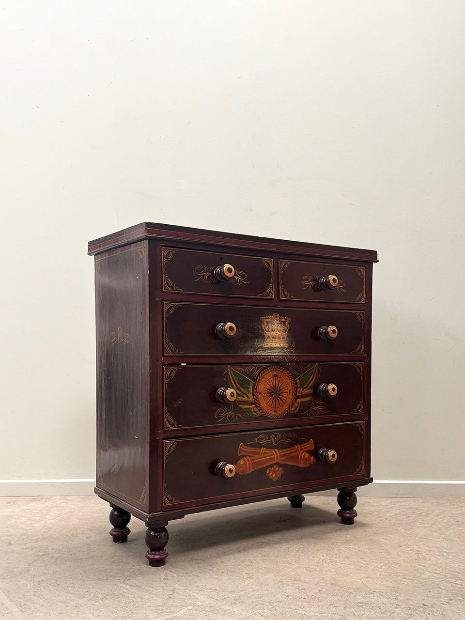 Nautical chest of drawers