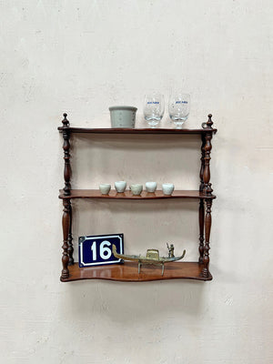 Spindle shelves